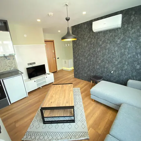 London * Αττάλεια